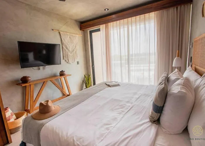 Hotel Tuk Rooftop Studio Private Pool *