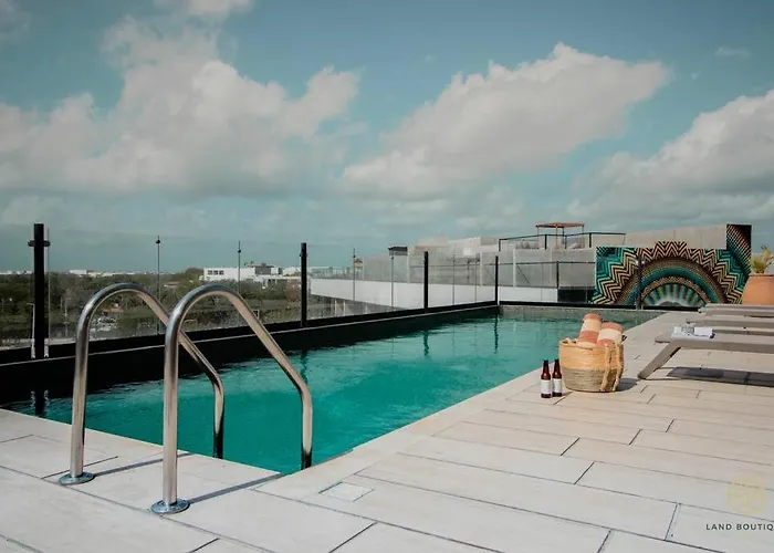 Tuk Rooftop Studio Private Pool Hotel *